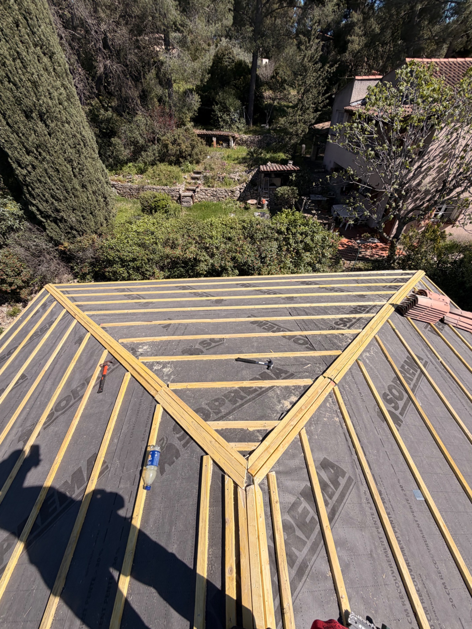 Avant pose des tuiles sur liteaux