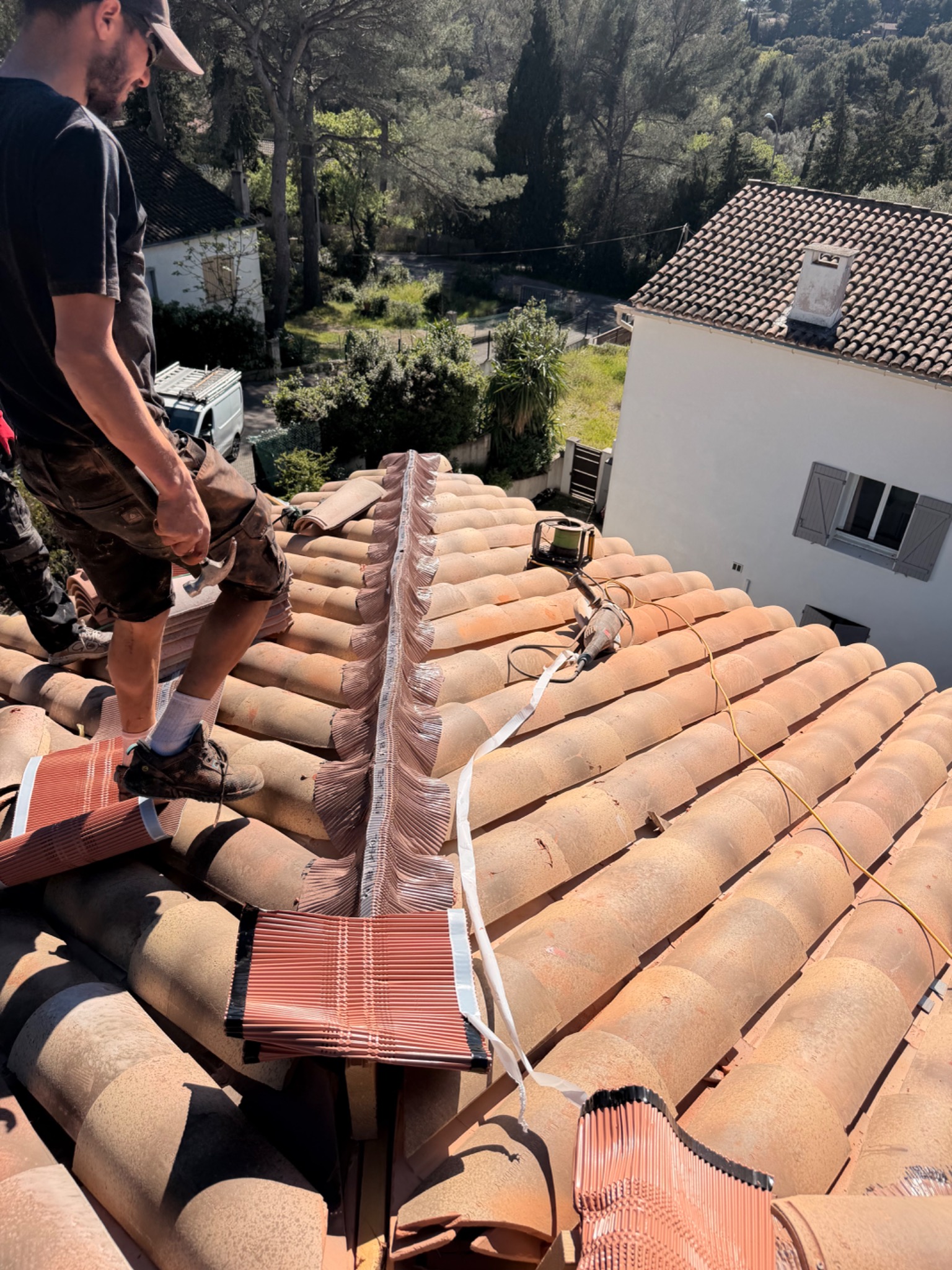 Pose du closoir de faîtage